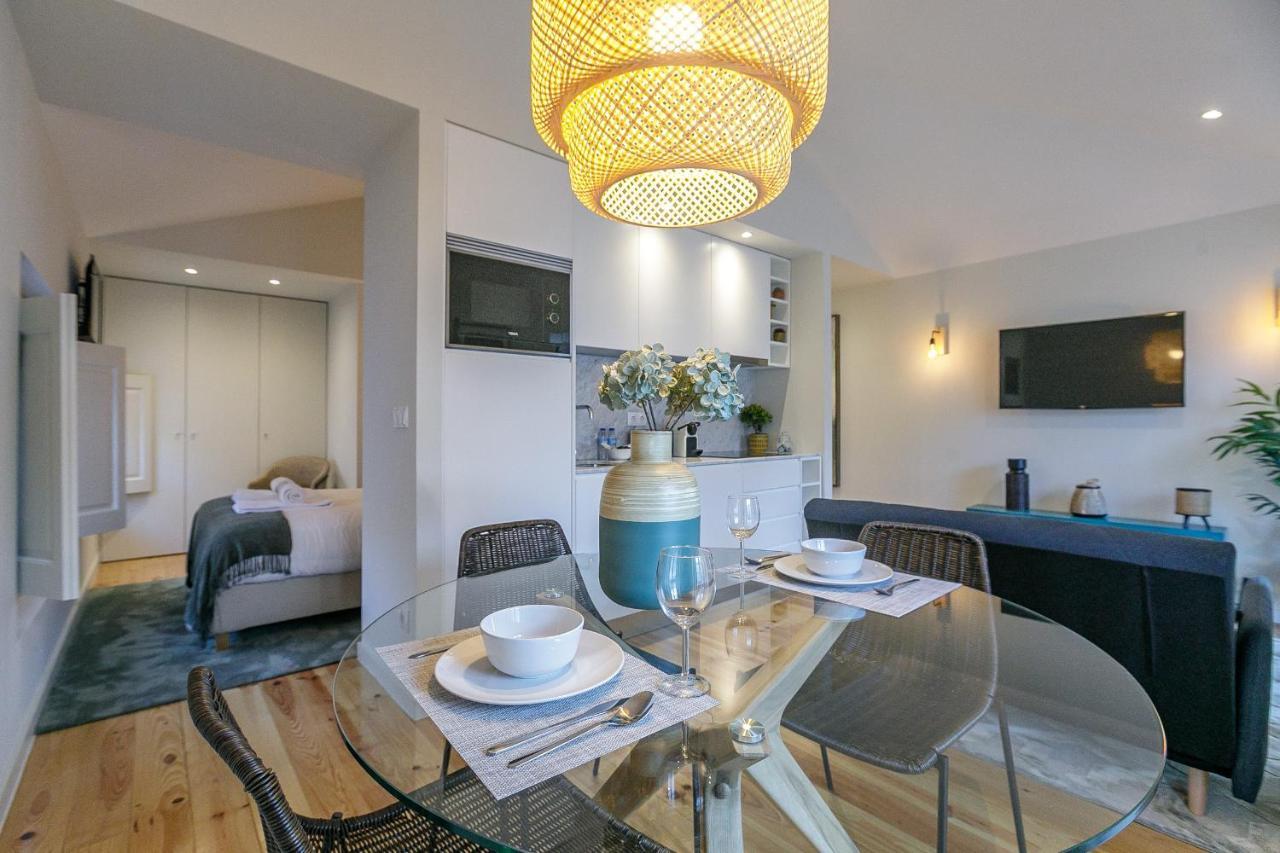 Lovelystay - Downtown Studio With Pool, Ac And Balcony Porto Exterior foto