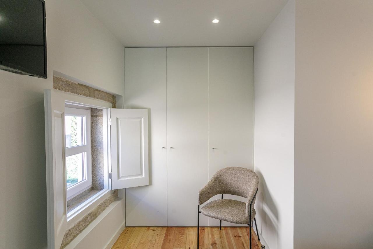 Lovelystay - Downtown Studio With Pool, Ac And Balcony Porto Exterior foto